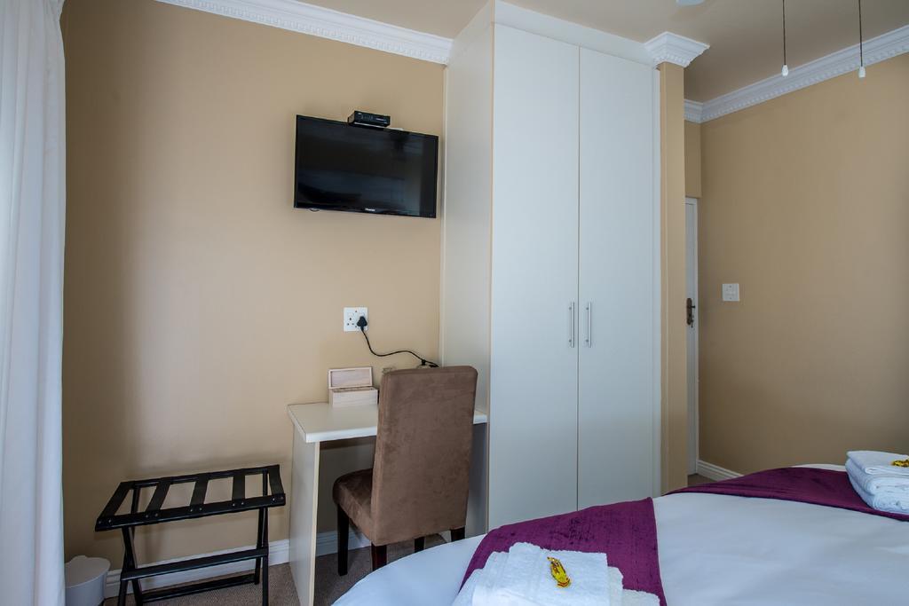 Guesthouse De Tijger Lodge Parow Eksteriør billede