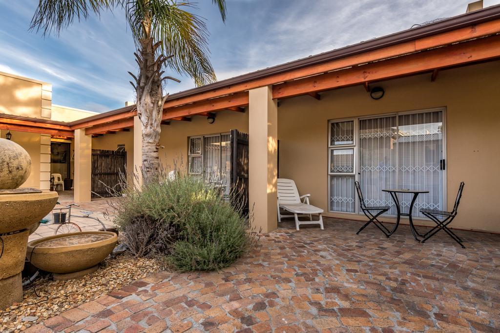 Guesthouse De Tijger Lodge Parow Eksteriør billede